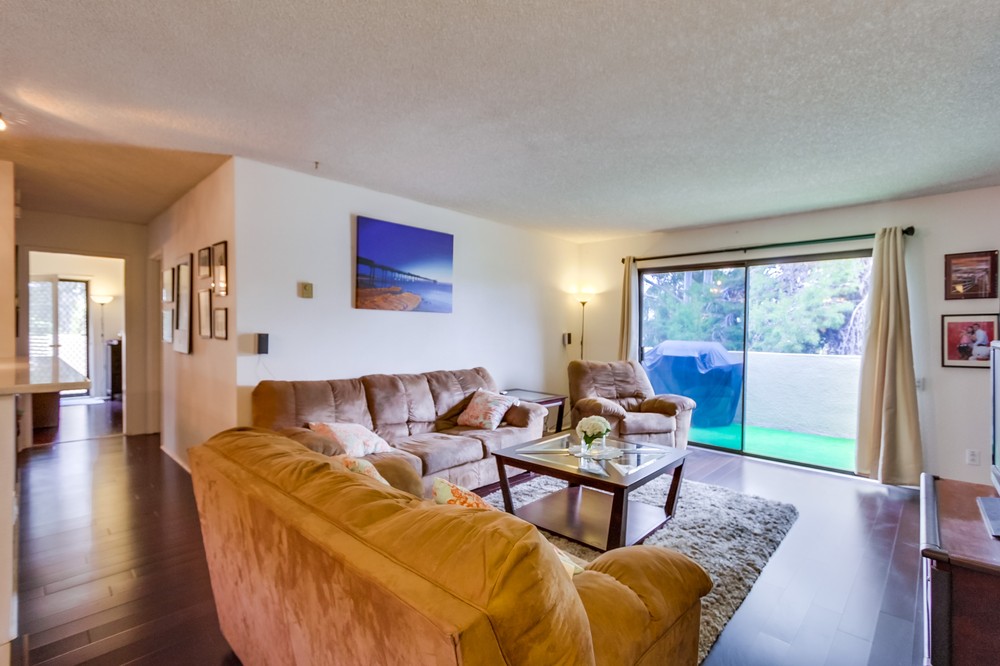Virtual tour photo 3 of 14 for 4647 Pico Street #205