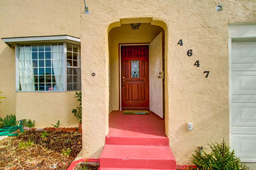 Virtual tour photo 4 of 65 for 4647 Winona Ave