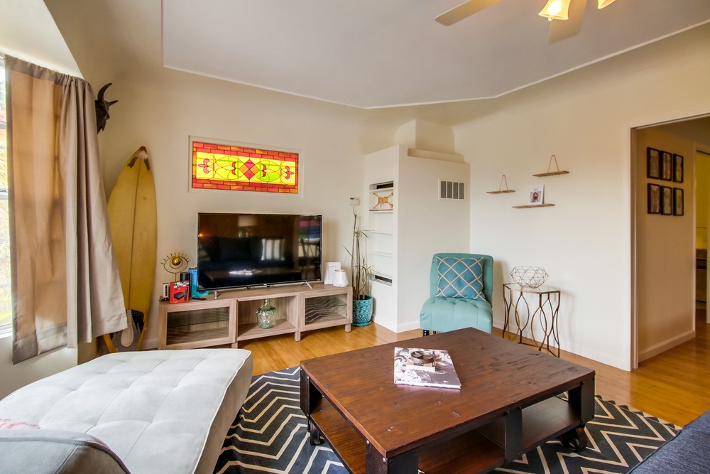 Virtual tour photo 6 of 65 for 4647 Winona Ave