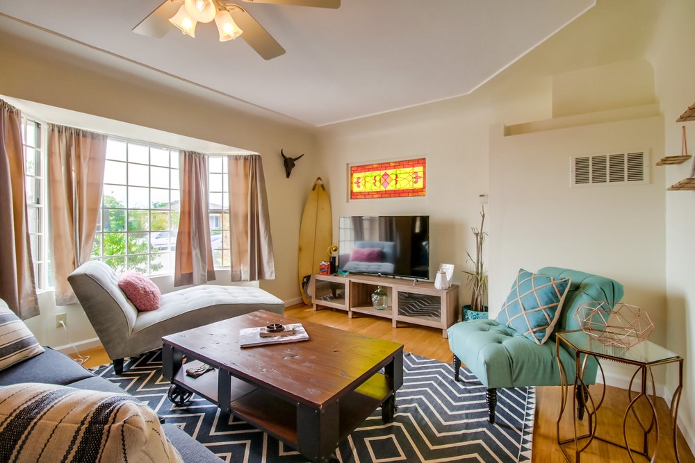 Virtual tour photo 7 of 65 for 4647 Winona Ave