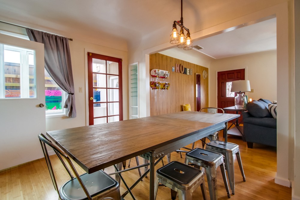 Virtual tour photo 11 of 65 for 4647 Winona Ave
