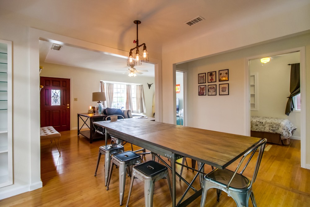 Virtual tour photo 12 of 65 for 4647 Winona Ave