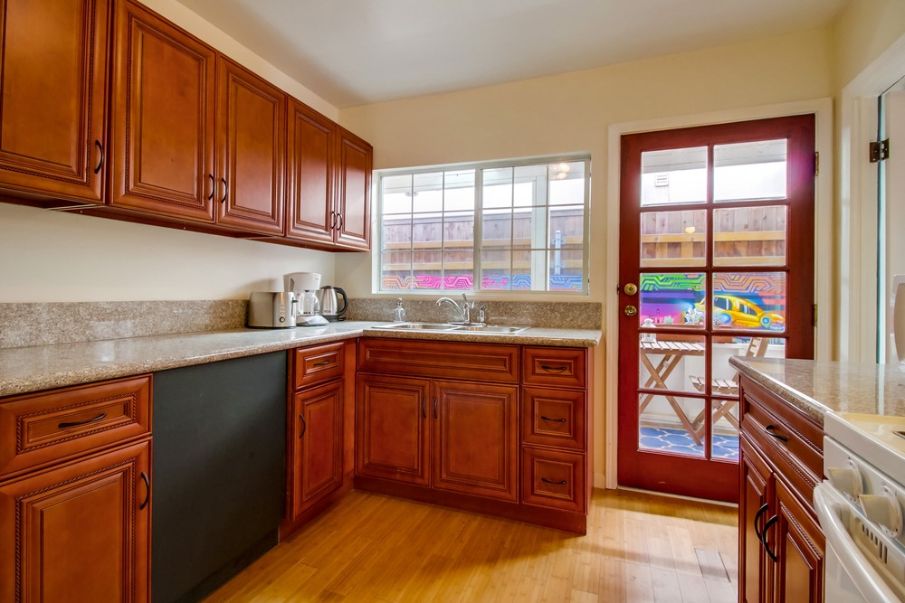 Virtual tour photo 14 of 65 for 4647 Winona Ave