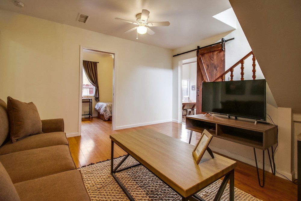 Virtual tour photo 18 of 65 for 4647 Winona Ave