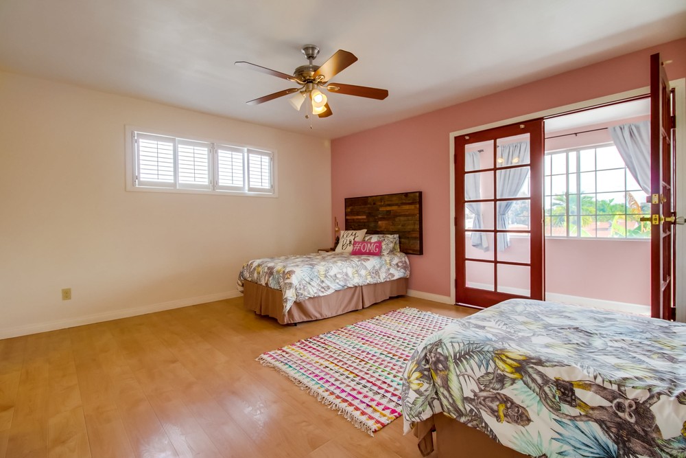 Virtual tour photo 31 of 65 for 4647 Winona Ave