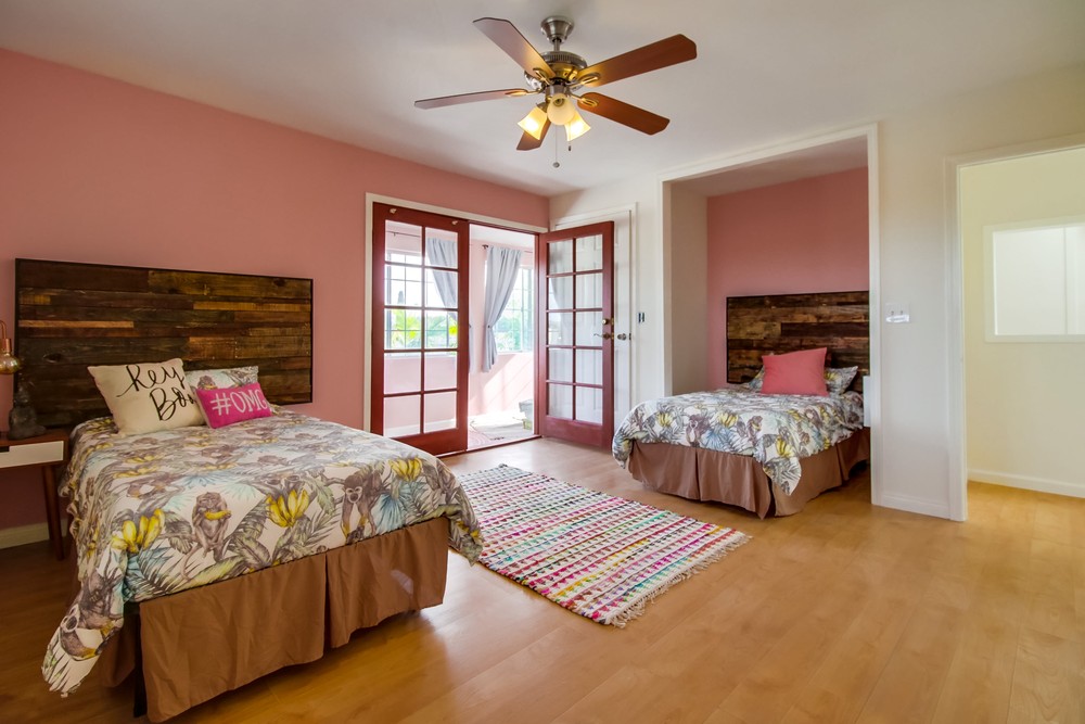 Virtual tour photo 32 of 65 for 4647 Winona Ave