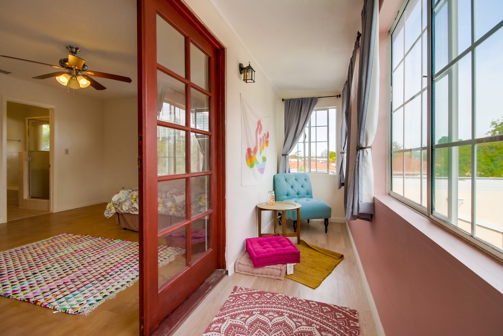 Virtual tour photo 33 of 65 for 4647 Winona Ave