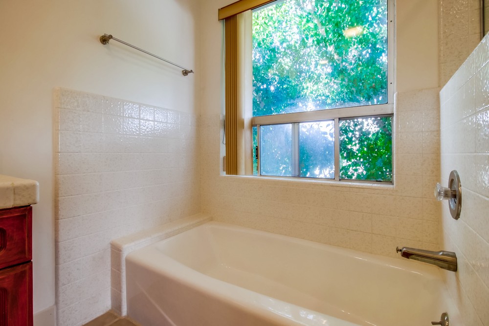 Virtual tour photo 36 of 65 for 4647 Winona Ave