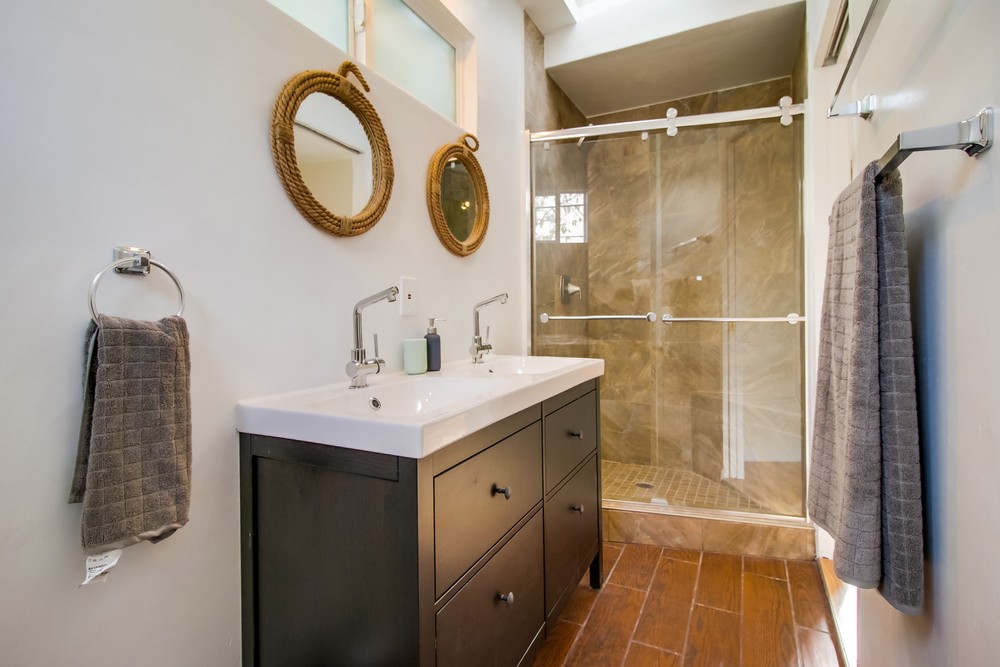 Virtual tour photo 42 of 65 for 4647 Winona Ave