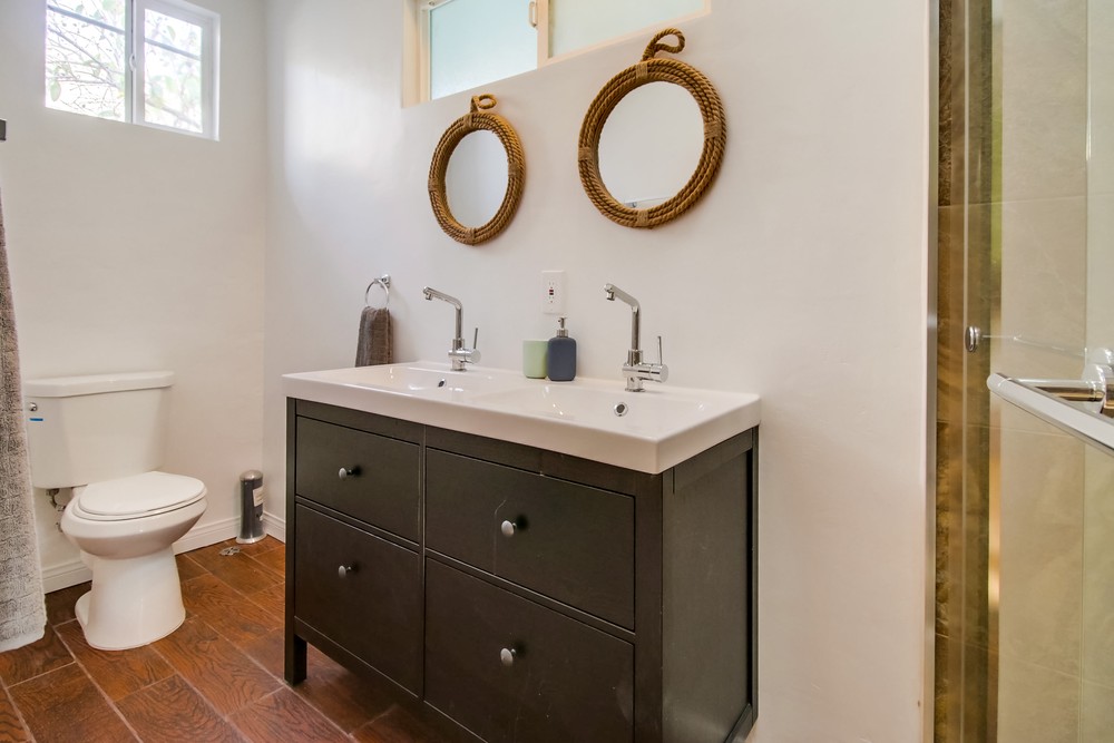 Virtual tour photo 43 of 65 for 4647 Winona Ave