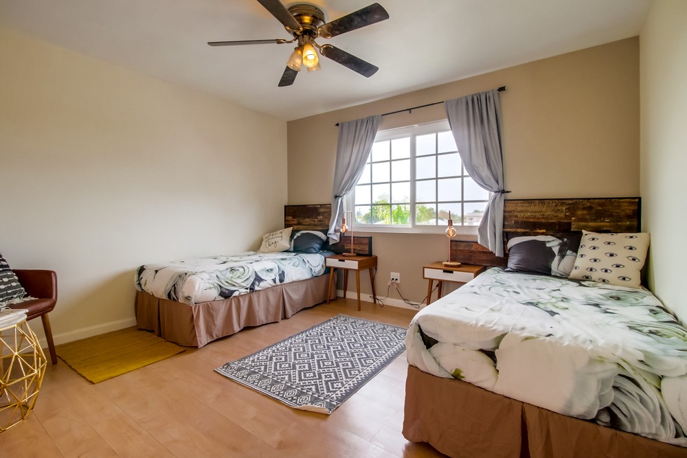 Virtual tour photo 45 of 65 for 4647 Winona Ave