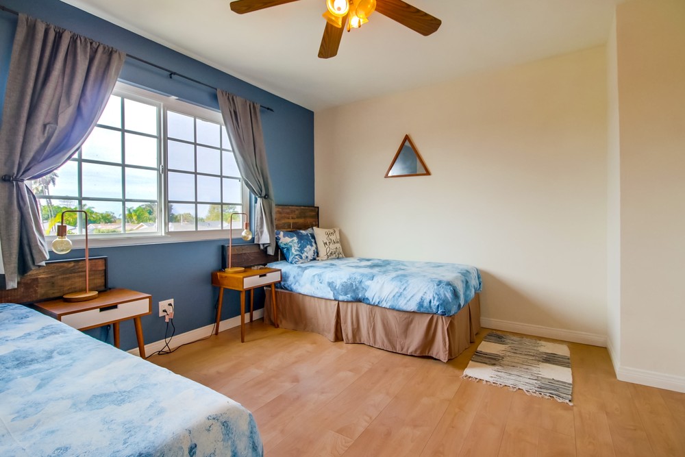 Virtual tour photo 51 of 65 for 4647 Winona Ave