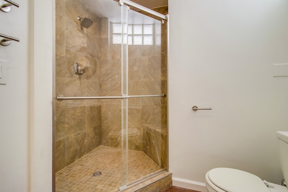 Virtual tour photo 54 of 65 for 4647 Winona Ave