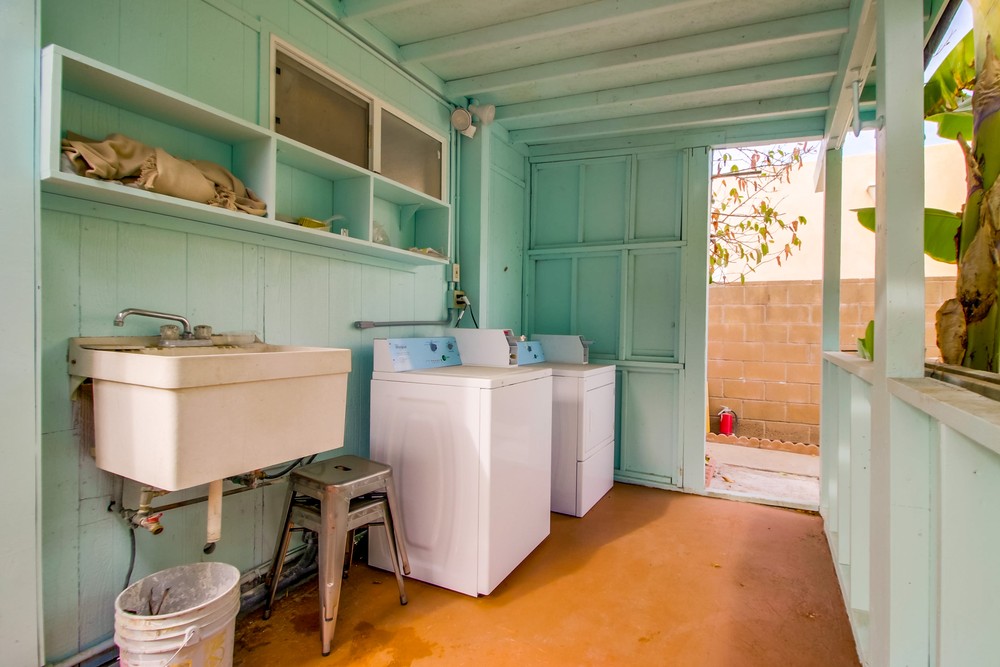 Virtual tour photo 60 of 65 for 4647 Winona Ave