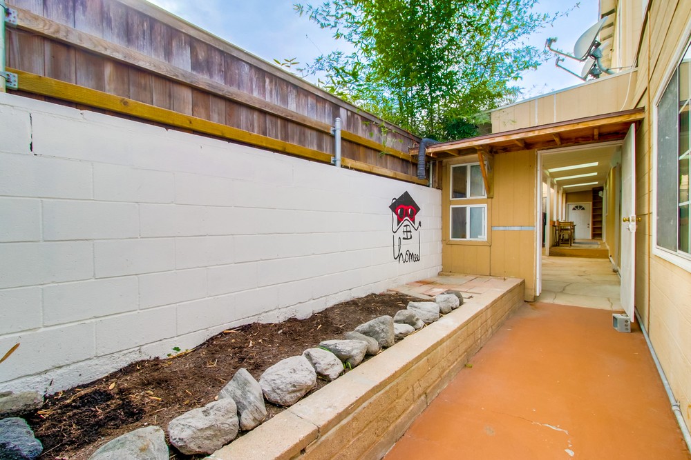 Virtual tour photo 61 of 65 for 4647 Winona Ave
