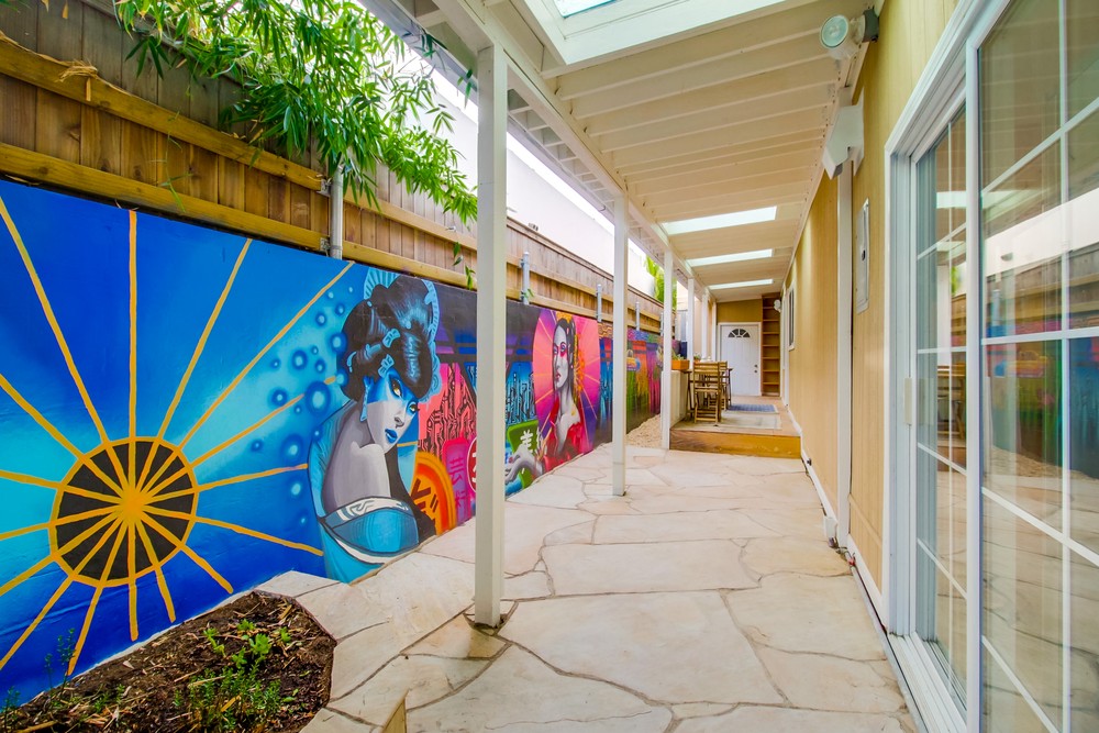 Virtual tour photo 62 of 65 for 4647 Winona Ave