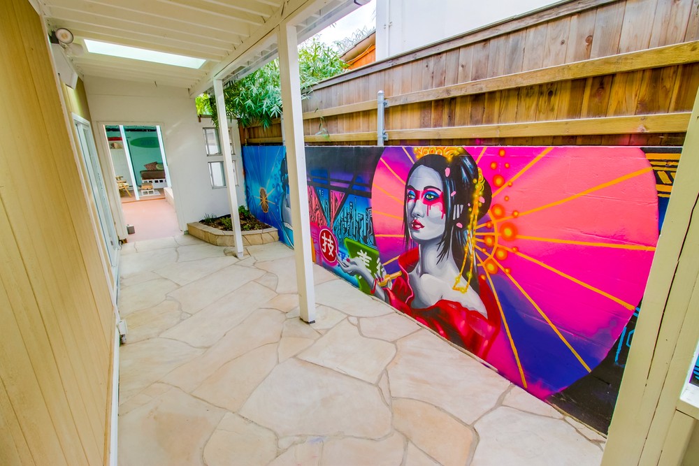 Virtual tour photo 64 of 65 for 4647 Winona Ave