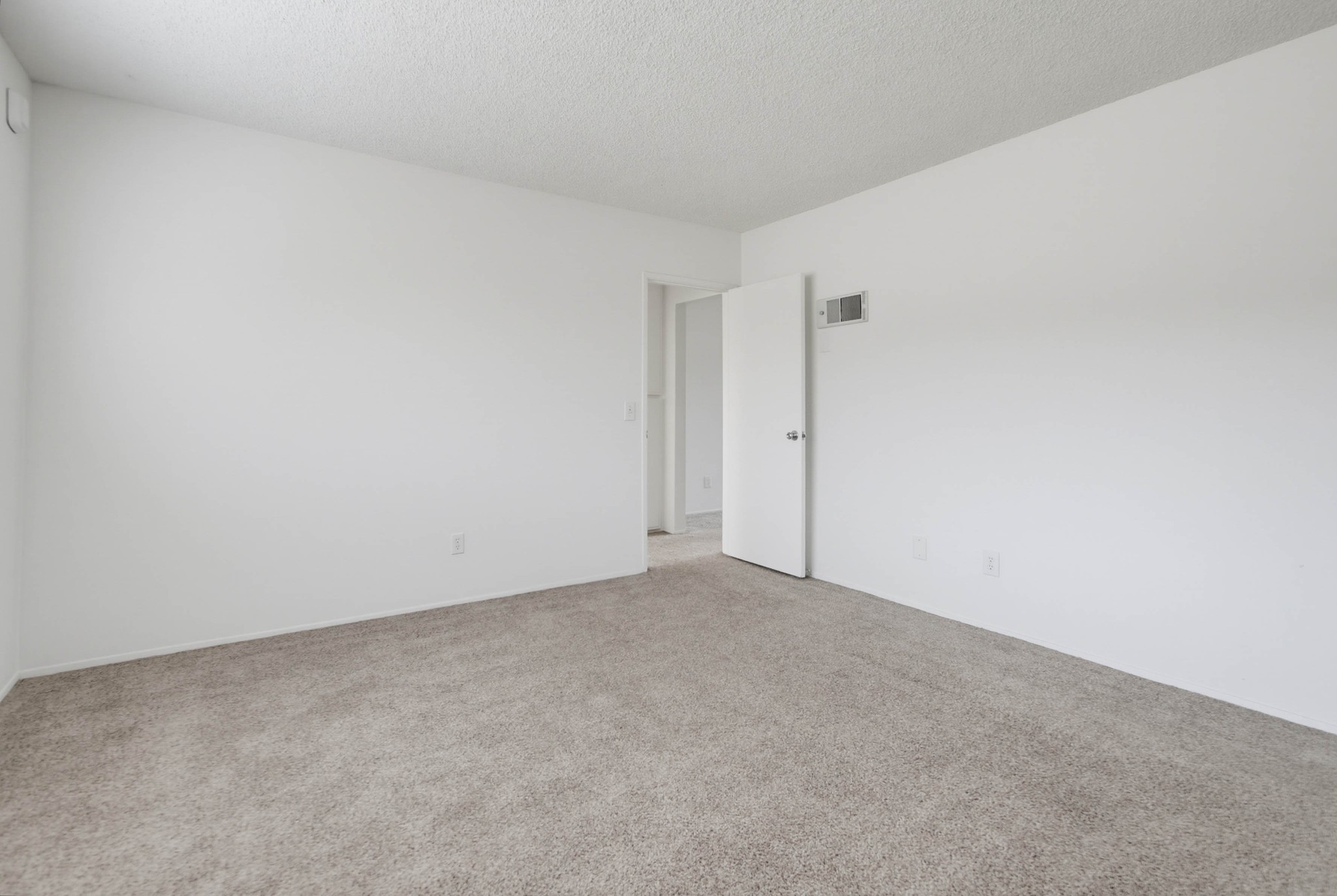Virtual tour photo 58 of 91 for 4649 Voltaire St