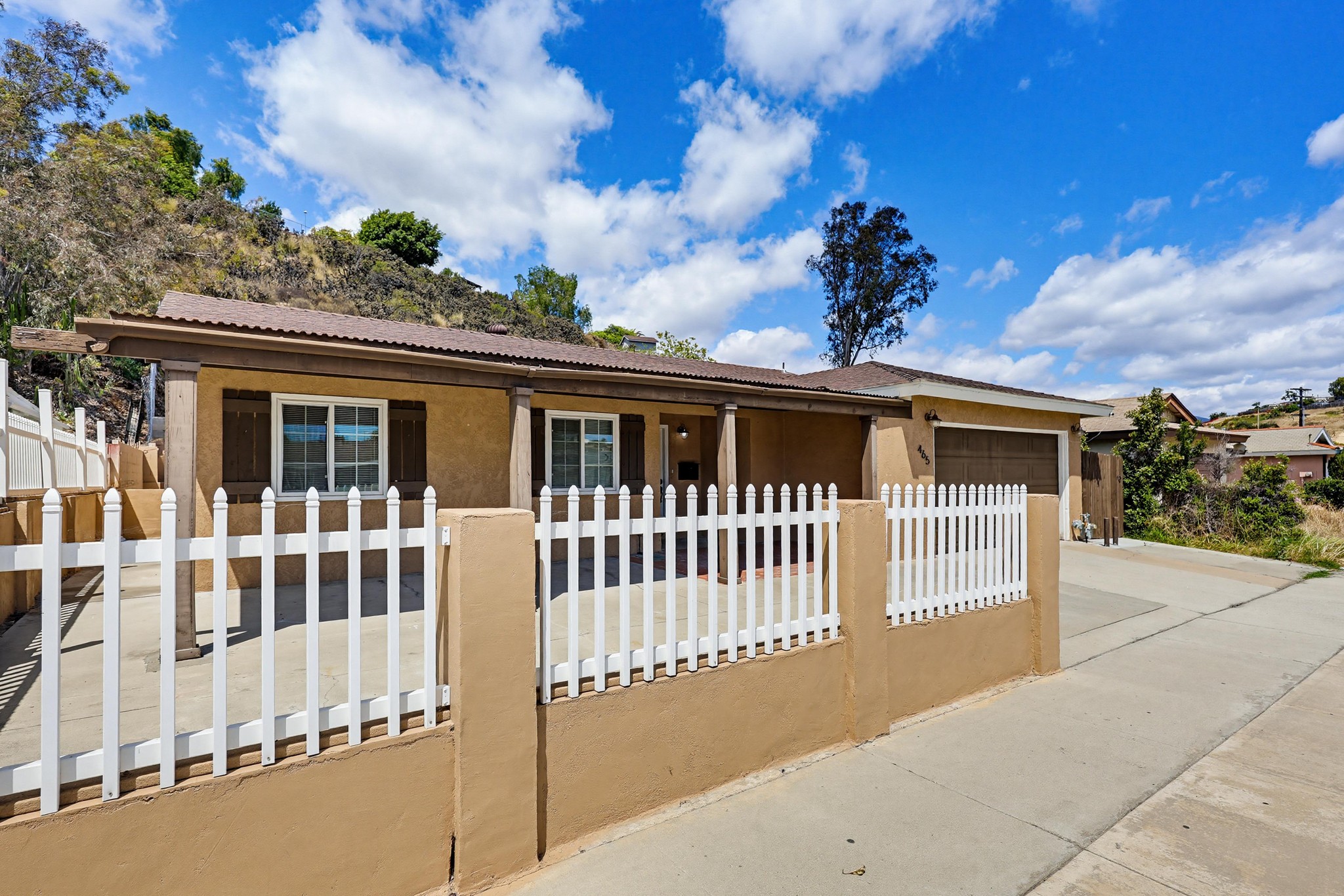 Virtual tour photo 4 of 67 for 465 Meadowbrook Dr