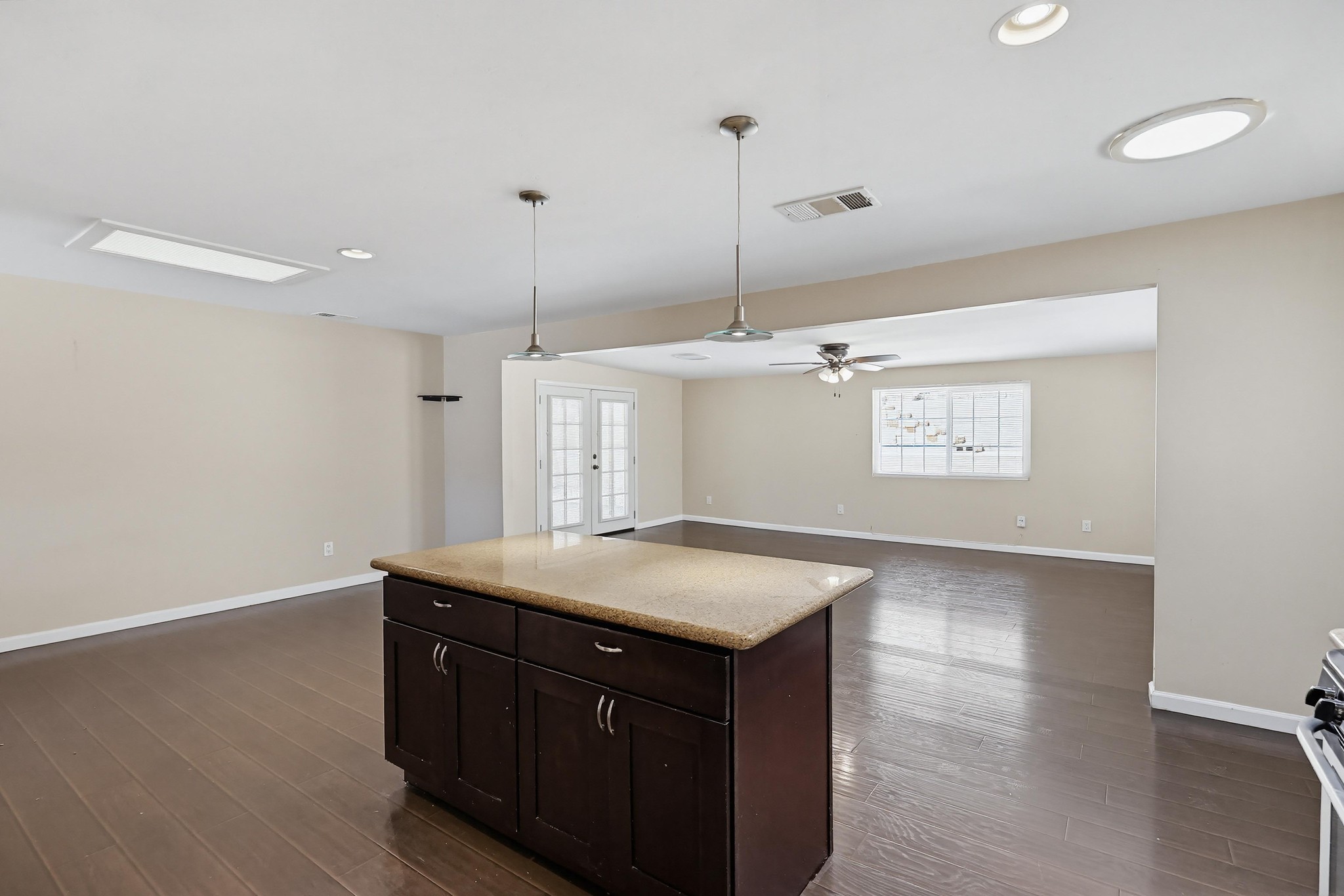 Virtual tour photo 16 of 67 for 465 Meadowbrook Dr