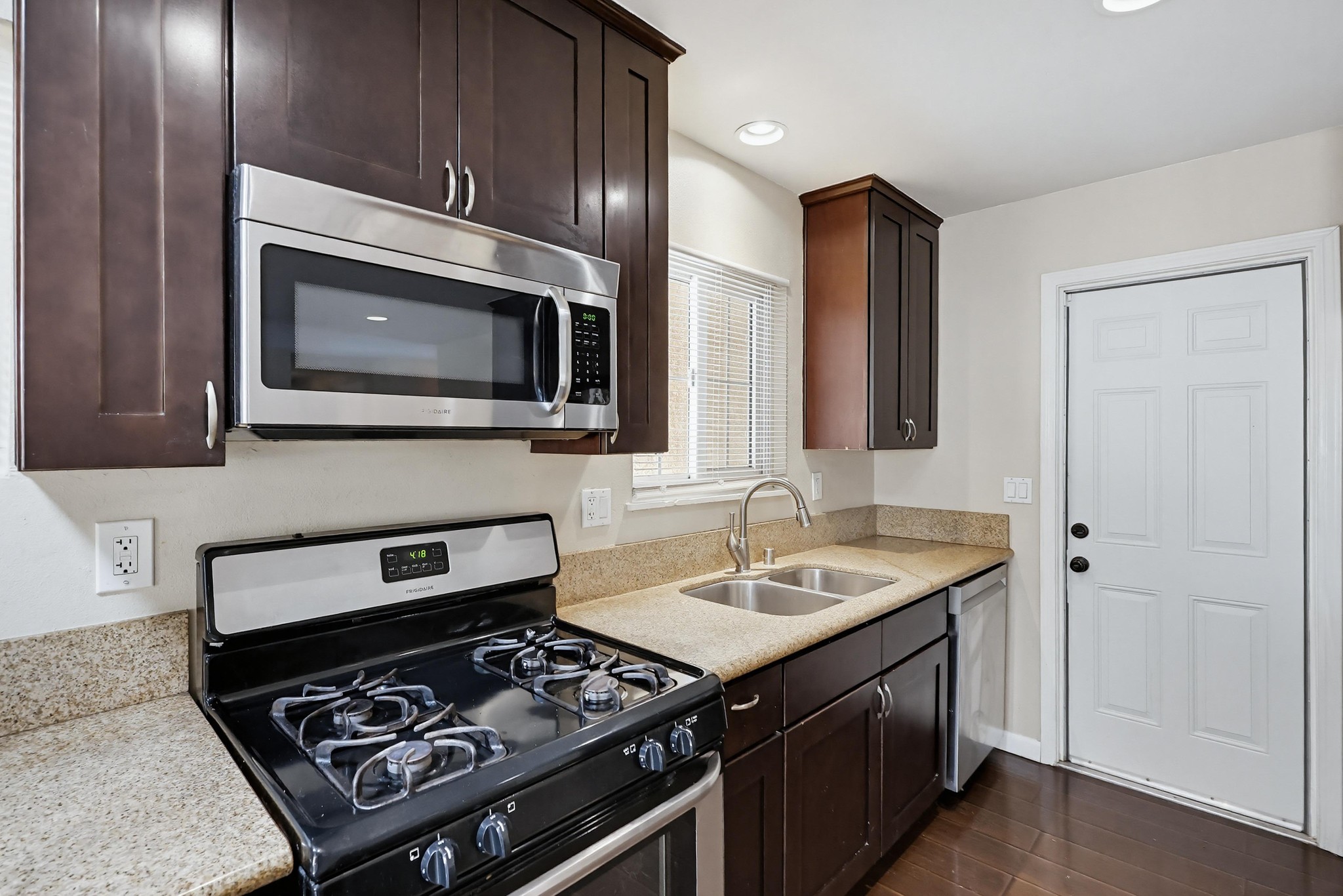 Virtual tour photo 20 of 67 for 465 Meadowbrook Dr