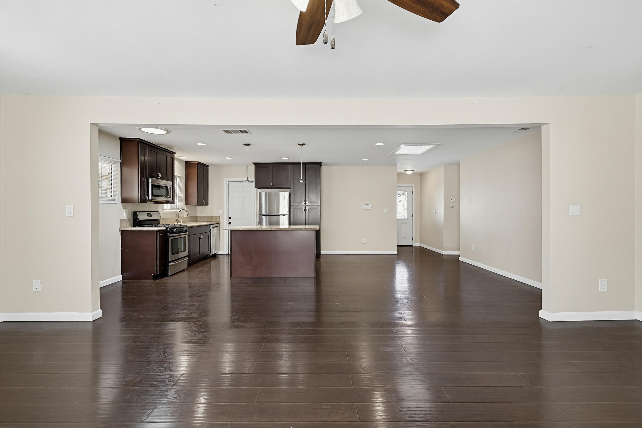 Virtual tour photo 24 of 67 for 465 Meadowbrook Dr