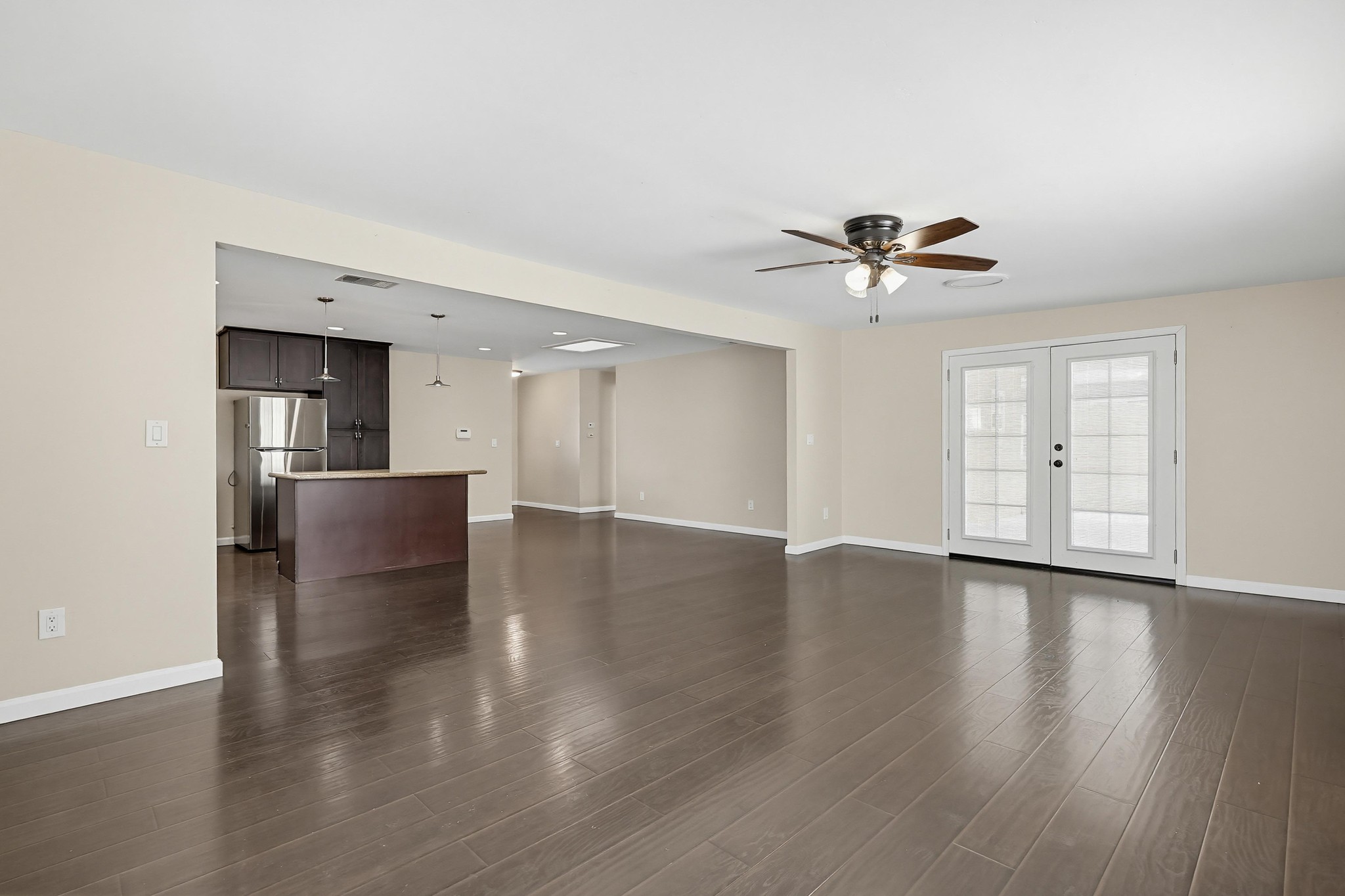 Virtual tour photo 25 of 67 for 465 Meadowbrook Dr