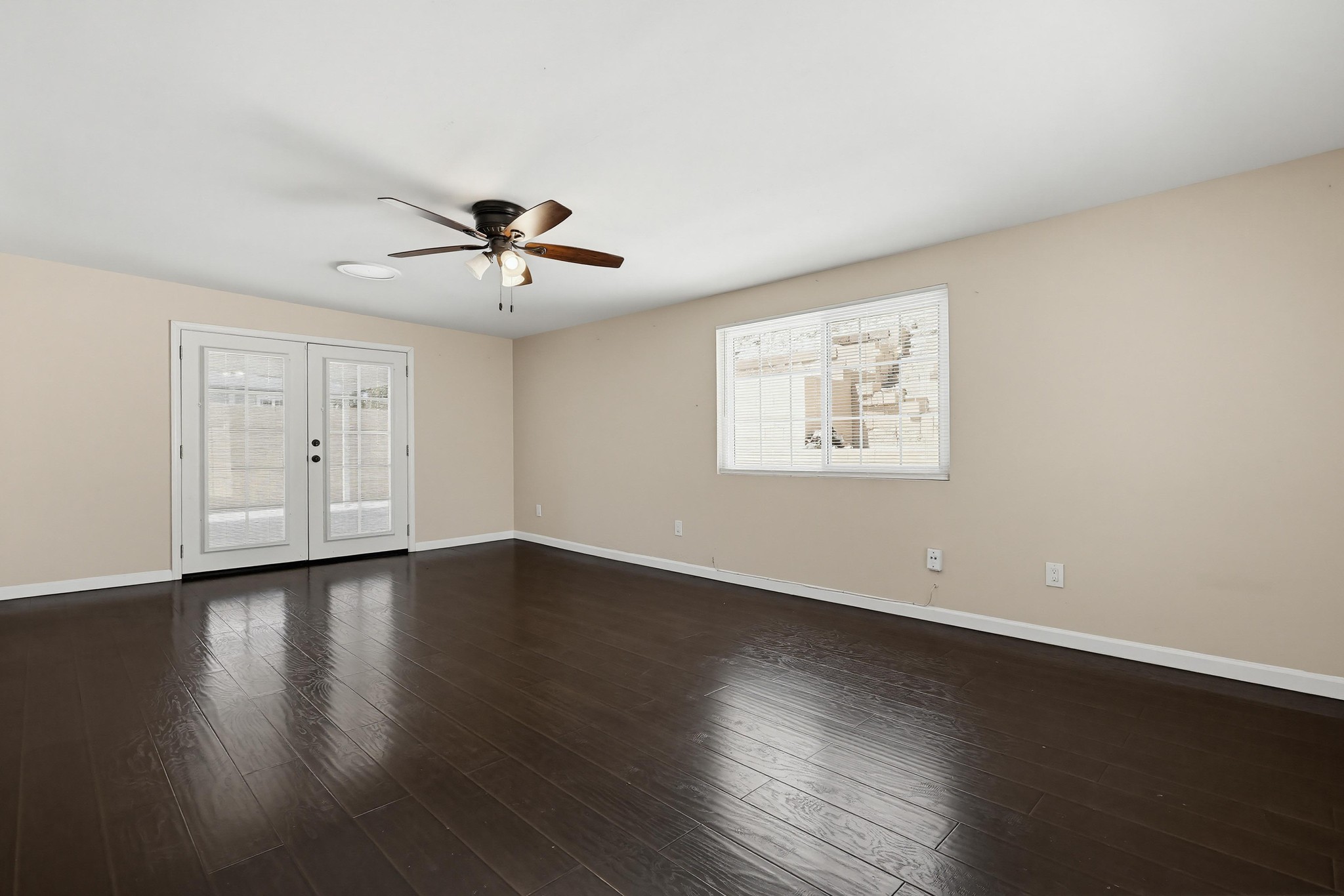 Virtual tour photo 26 of 67 for 465 Meadowbrook Dr