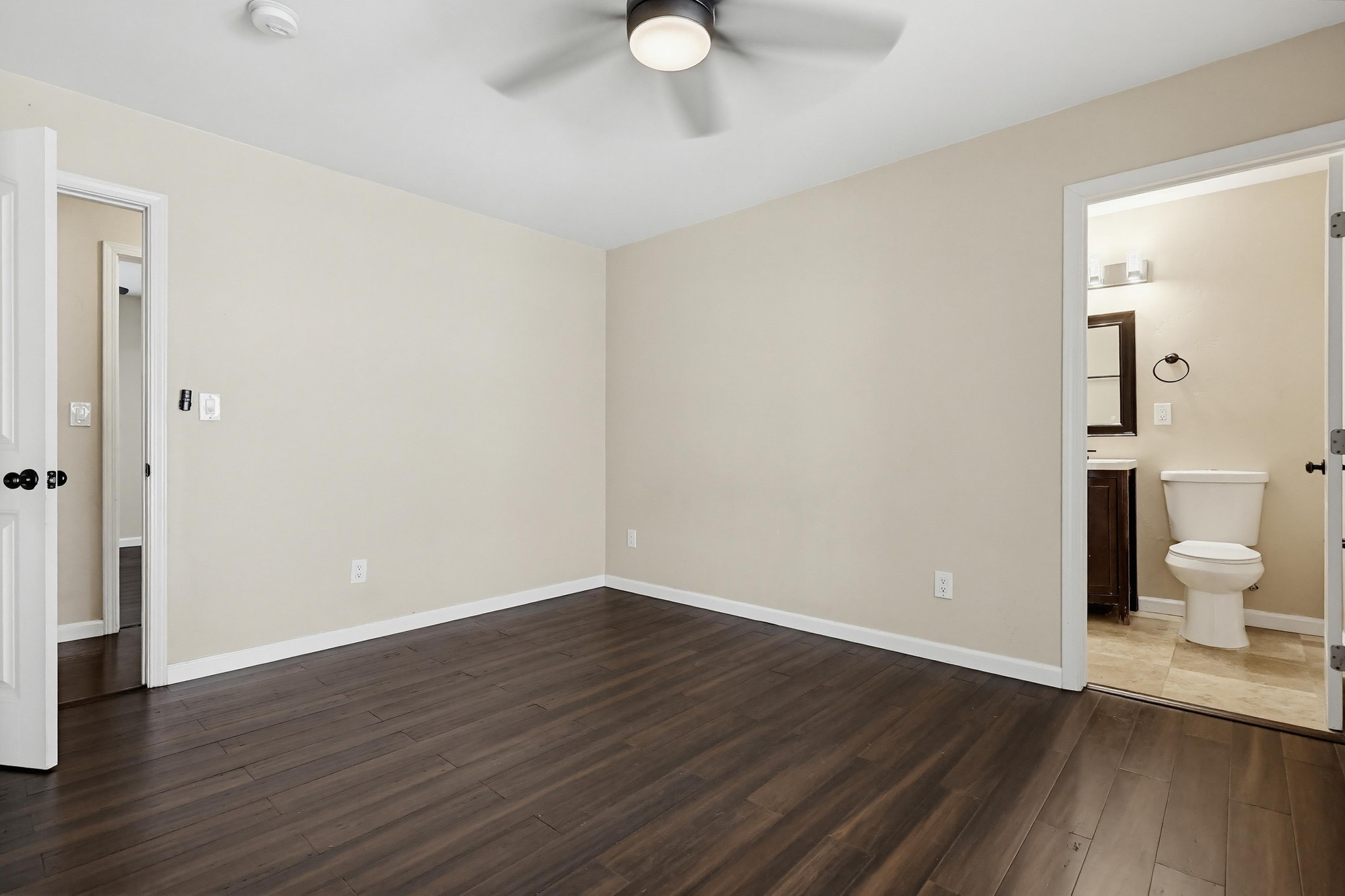 Virtual tour photo 30 of 67 for 465 Meadowbrook Dr