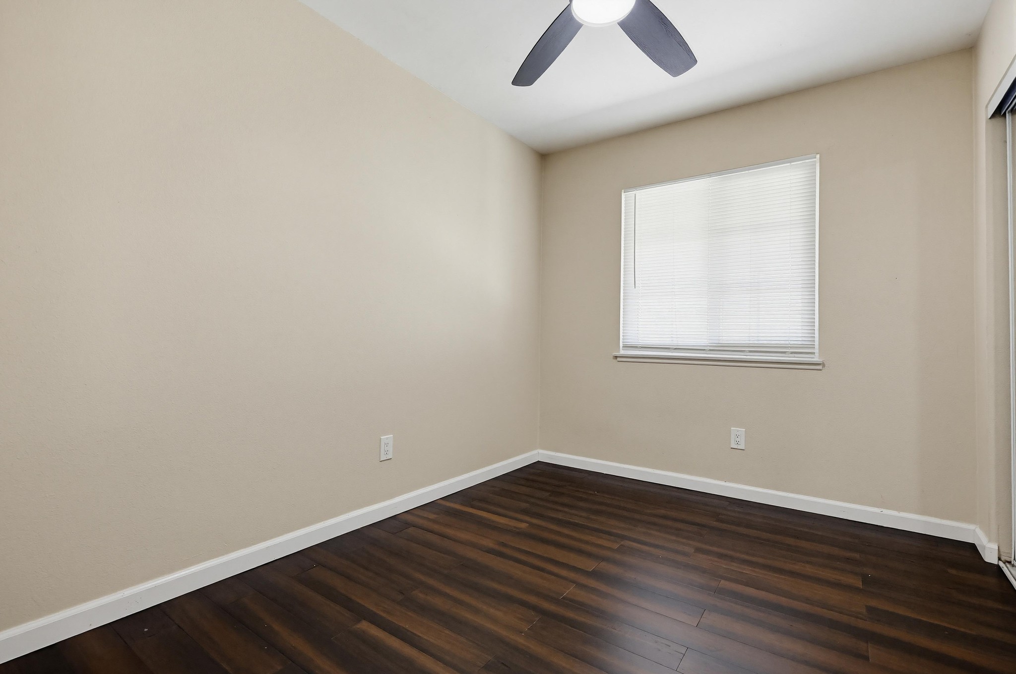 Virtual tour photo 32 of 67 for 465 Meadowbrook Dr