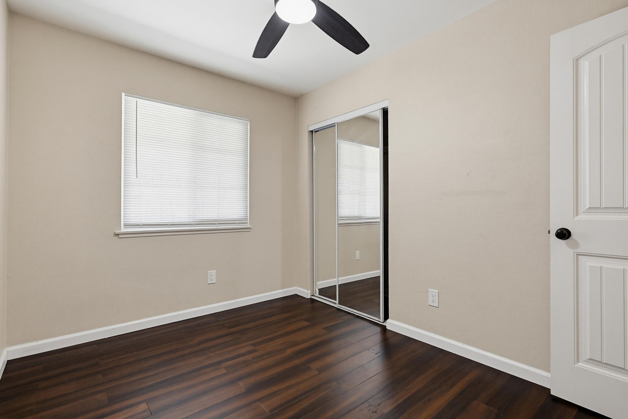 Virtual tour photo 33 of 67 for 465 Meadowbrook Dr