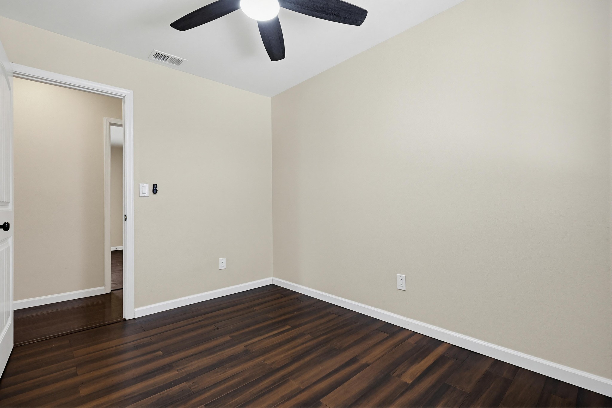 Virtual tour photo 34 of 67 for 465 Meadowbrook Dr