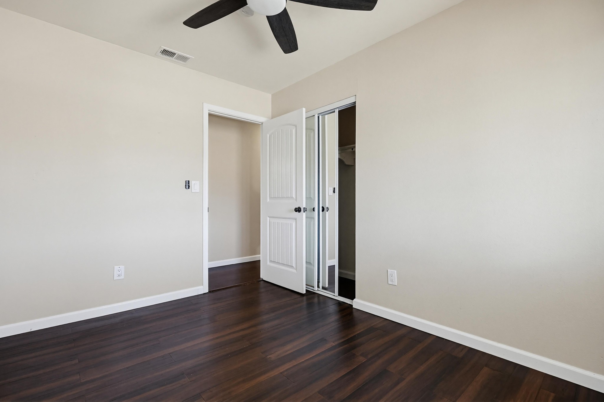 Virtual tour photo 37 of 67 for 465 Meadowbrook Dr
