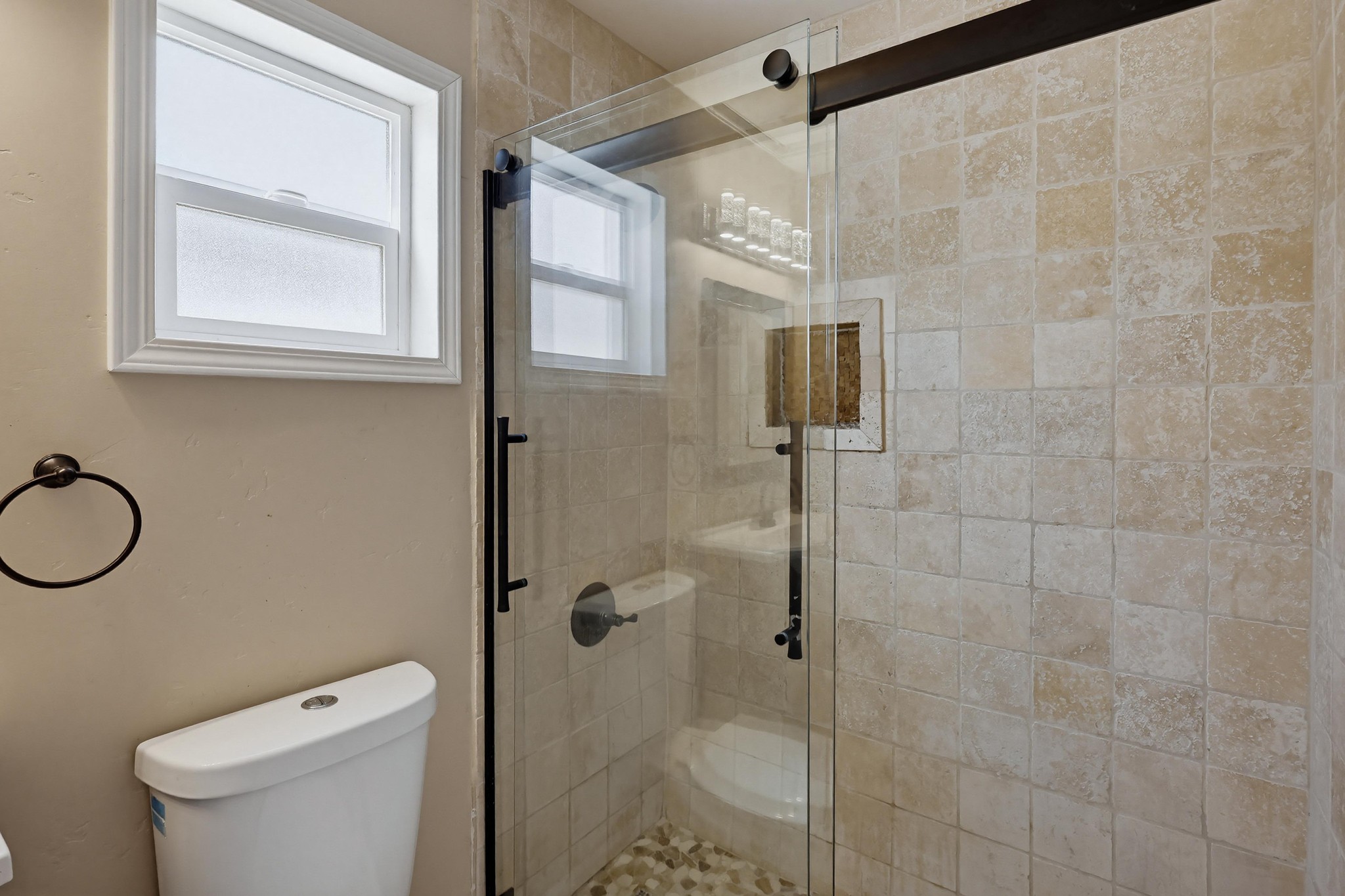 Virtual tour photo 39 of 67 for 465 Meadowbrook Dr