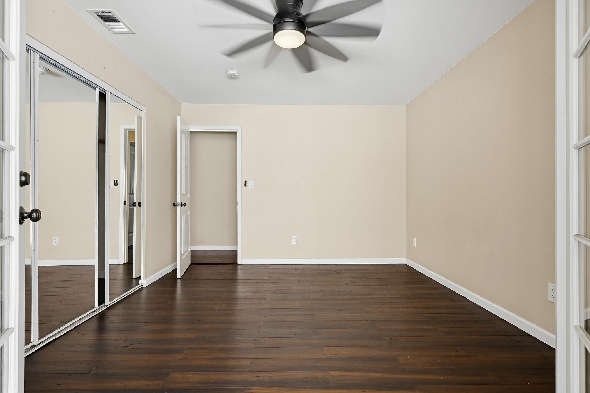 Virtual tour photo 41 of 67 for 465 Meadowbrook Dr