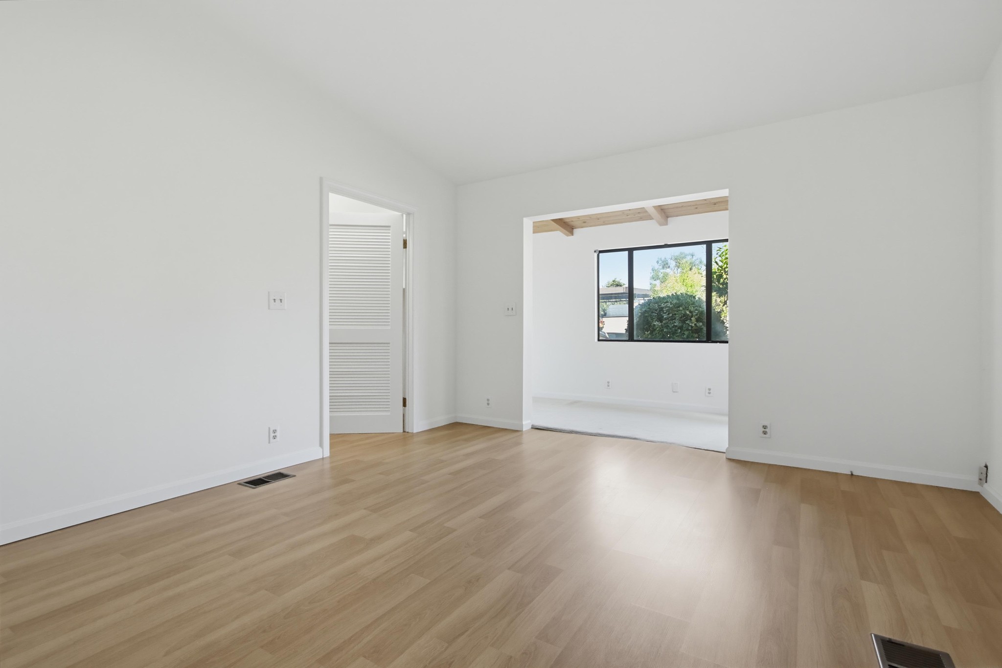 Virtual tour photo 32 of 68 for 4650 Dulin Rd Spc 219