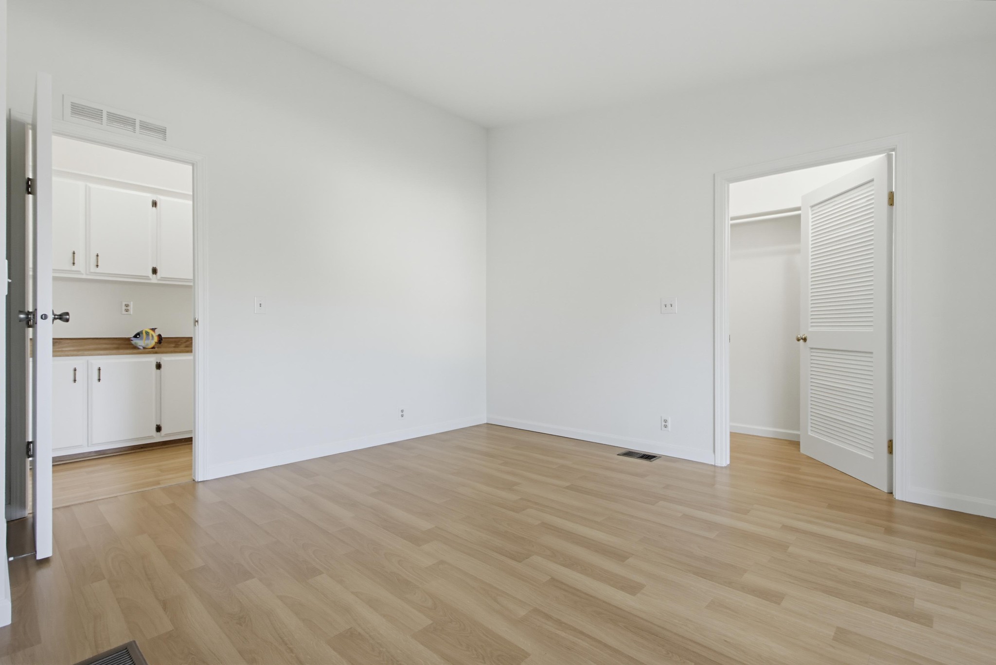 Virtual tour photo 31 of 68 for 4650 Dulin Rd Spc 219