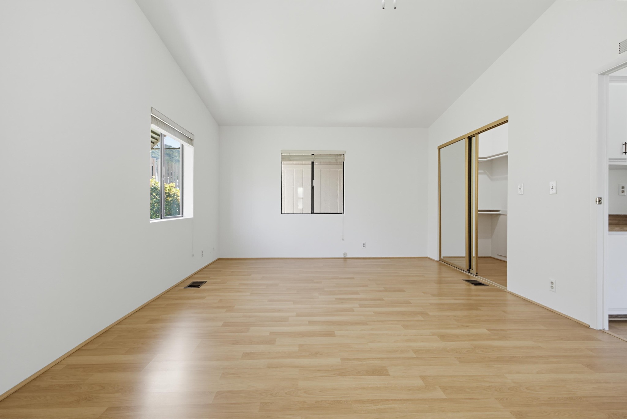 Virtual tour photo 37 of 68 for 4650 Dulin Rd Spc 219