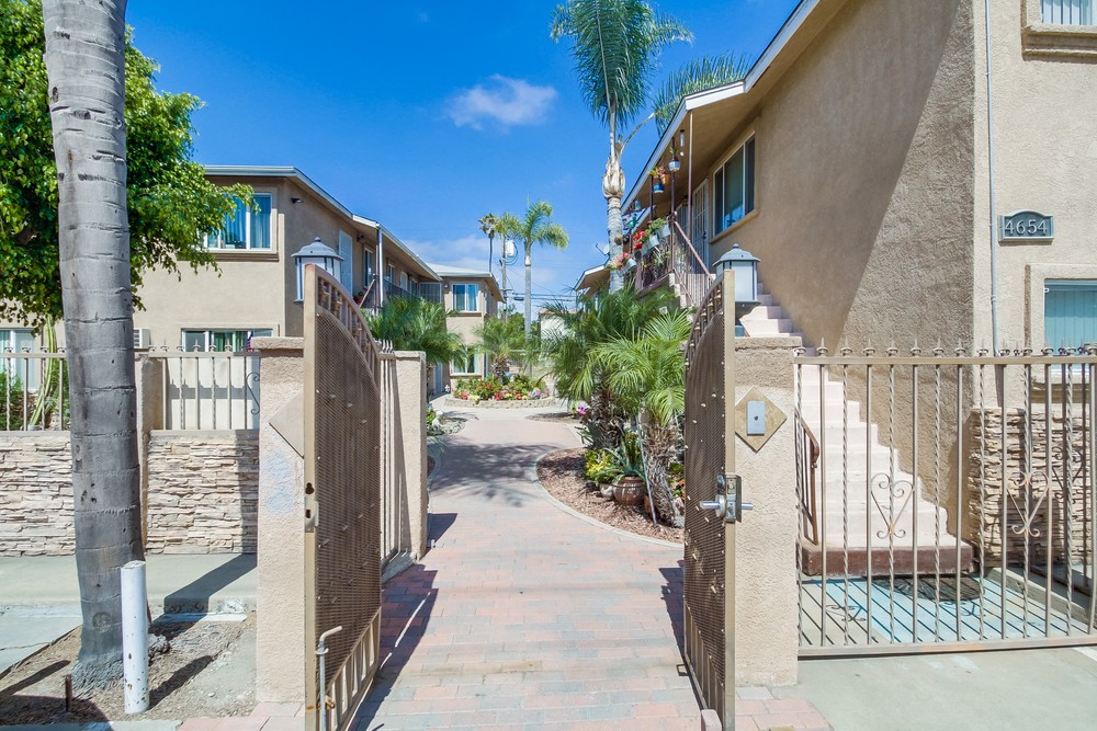 Virtual tour photo 9 of 40 for 4654 33rd St