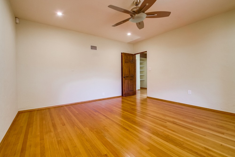 Virtual tour photo 28 of 45 for 4654 Constance Drive