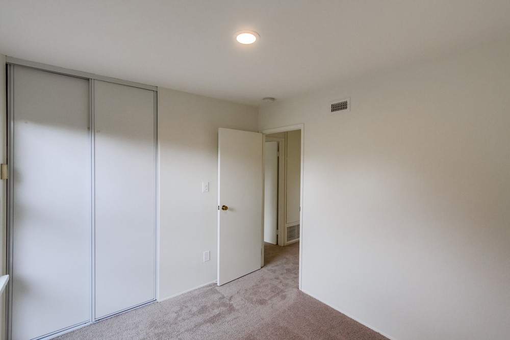 Virtual tour photo 25 of 35 for 4654 Glacier Ave
