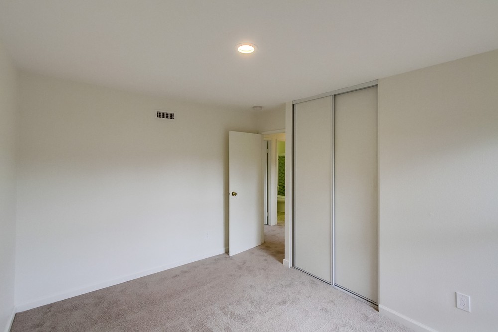 Virtual tour photo 28 of 35 for 4654 Glacier Ave