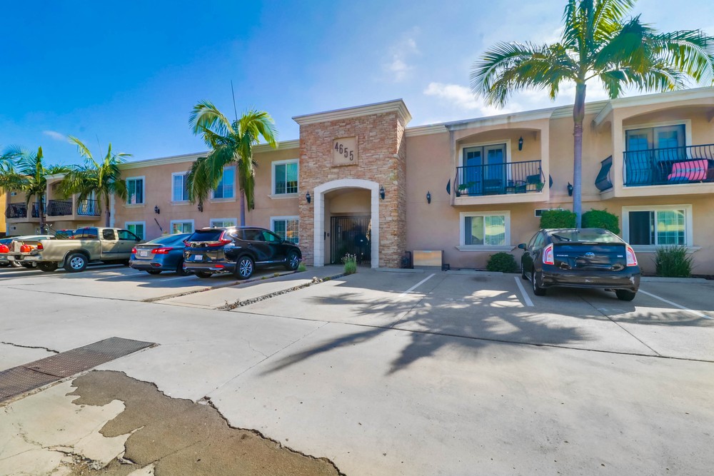 Virtual tour photo 1 of 23 for 4655 Ohio St UNIT 17