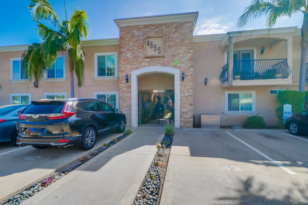 Virtual tour photo 3 of 23 for 4655 Ohio St UNIT 17
