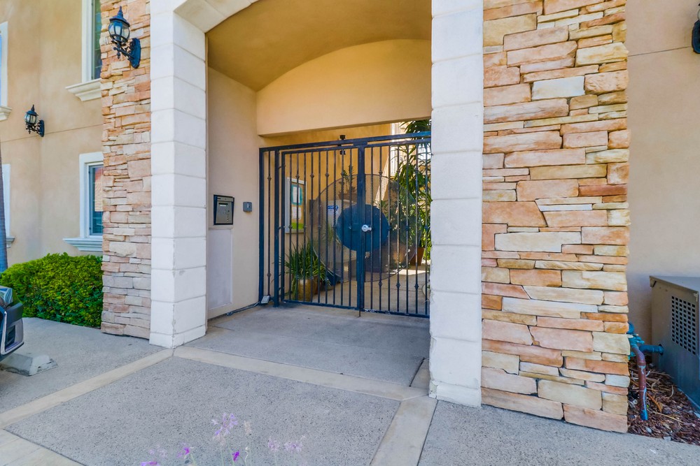 Virtual tour photo 4 of 23 for 4655 Ohio St UNIT 17