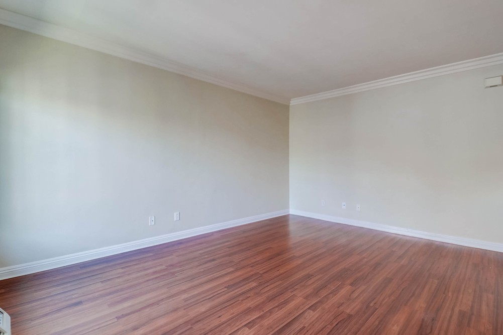 Virtual tour photo 11 of 23 for 4655 Ohio St UNIT 17