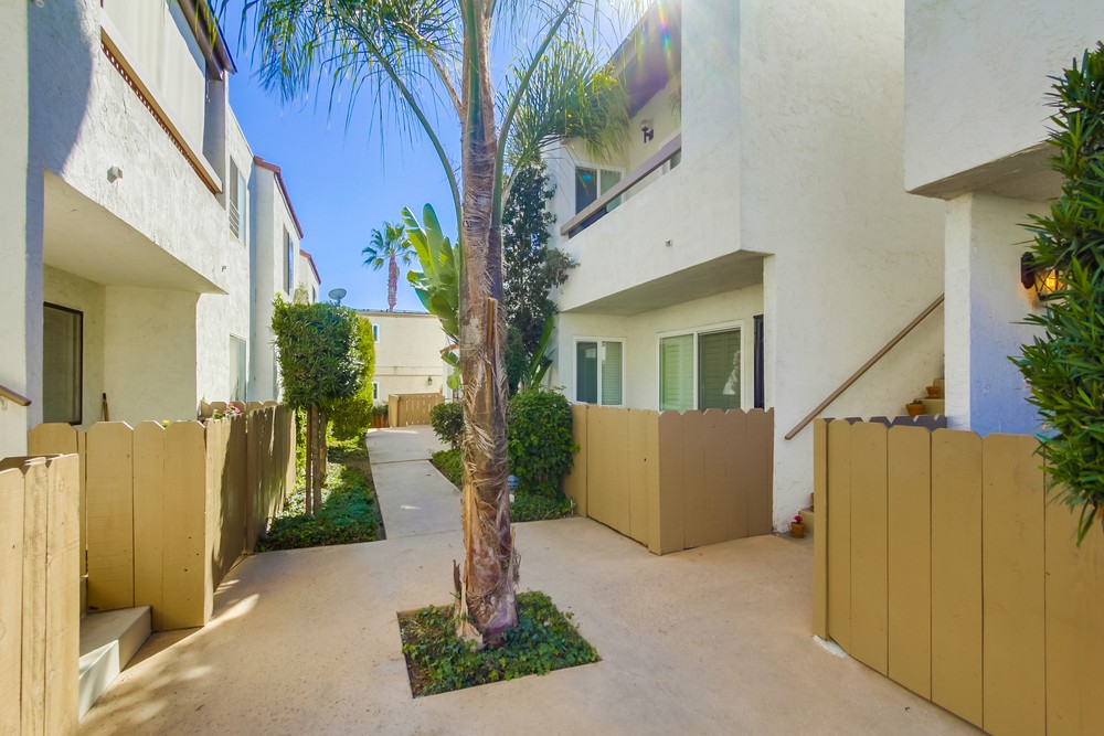 Virtual tour photo 11 of 37 for 4659 Texas St #4