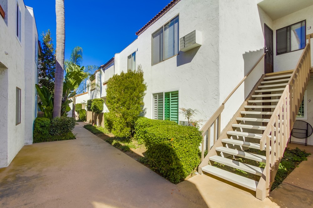 Virtual tour photo 12 of 37 for 4659 Texas St #4