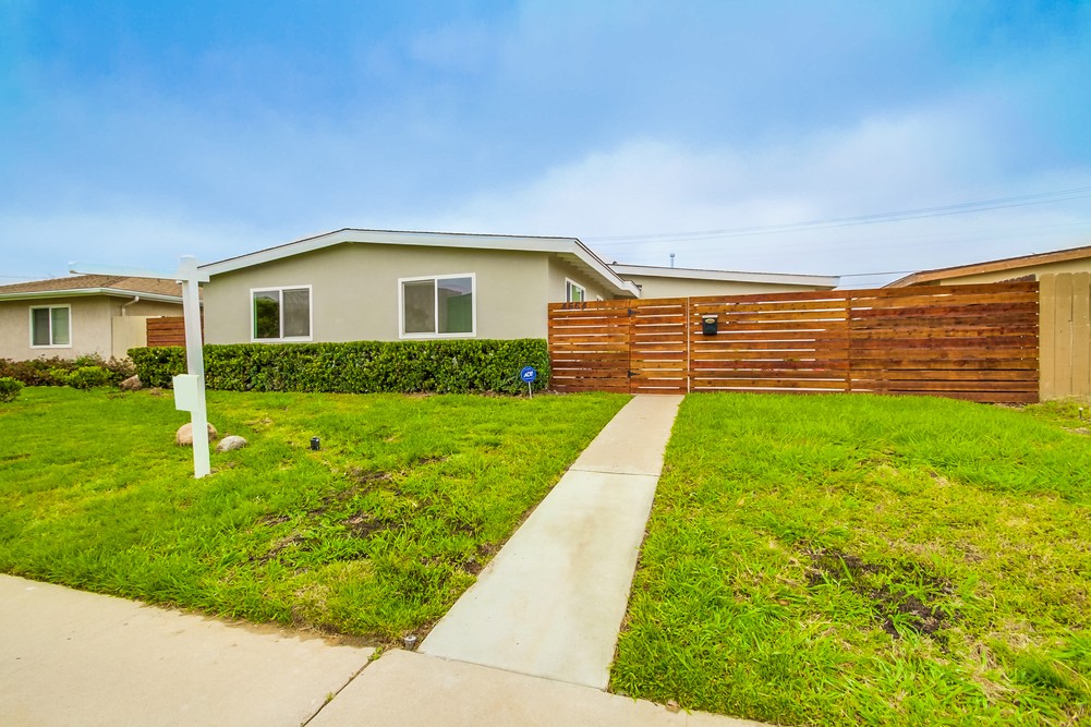 Virtual tour photo 3 of 64 for 4664 Clairemont Dr