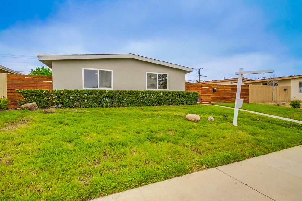 Virtual tour photo 5 of 64 for 4664 Clairemont Dr